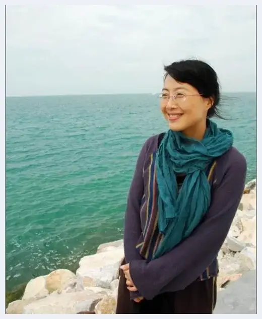 闲居小楼成一统，纵墨犁宣写春秋—品读女书法家方放书法 | 美术趣闻