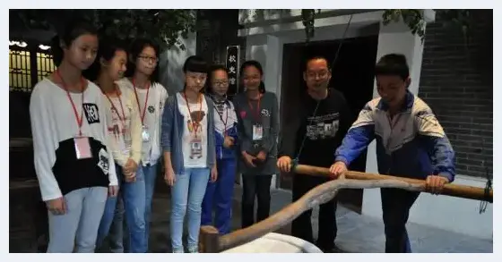 无锡一教师10余年坚持收集老物件 自建民俗文化馆 | 美术品百科