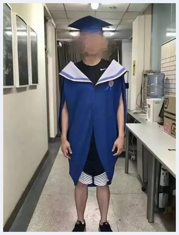 央美学位服到底“闹”的是什么“装” | 艺术品收藏