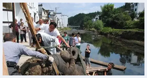 明代石狮被指脸上带迷之微笑 能当表情包 | 艺术品知识