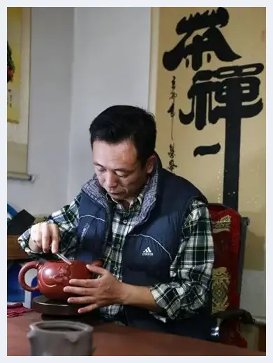 严伟：孜孜以求的紫砂寻梦者 | 美术观点