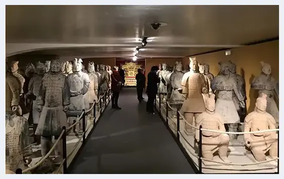 比利时现山寨“兵马俑”大展 搞错中国地图 | 艺术品杂谈