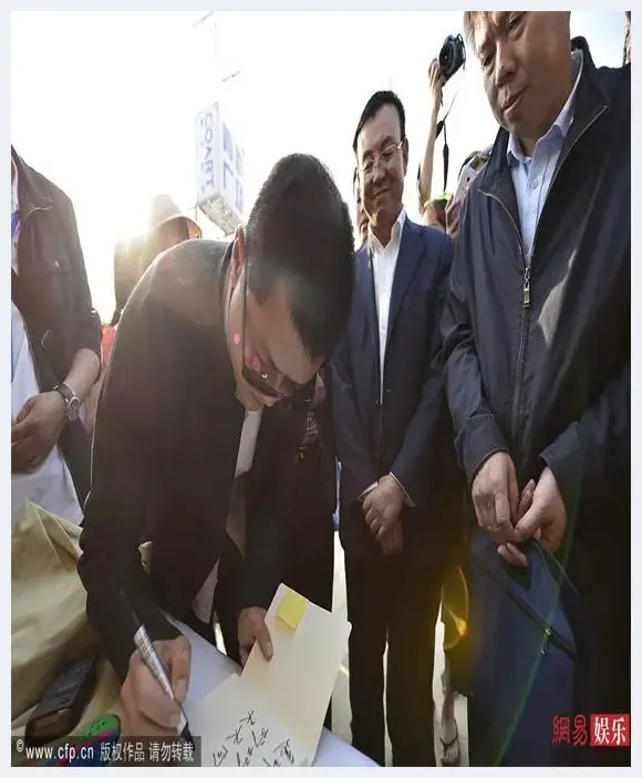 李亚鹏现丽江COART艺术现场 好友郑钧助阵 | 艺术品资料