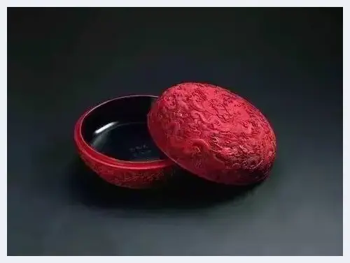 古往今来 那抹奢侈的红 | 艺术品报道