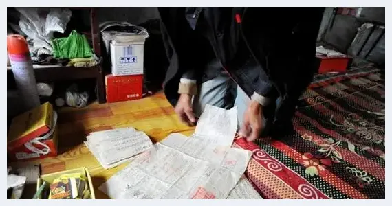 老人家藏近百份清代地契 曾欲做手纸 | 美术品文摘