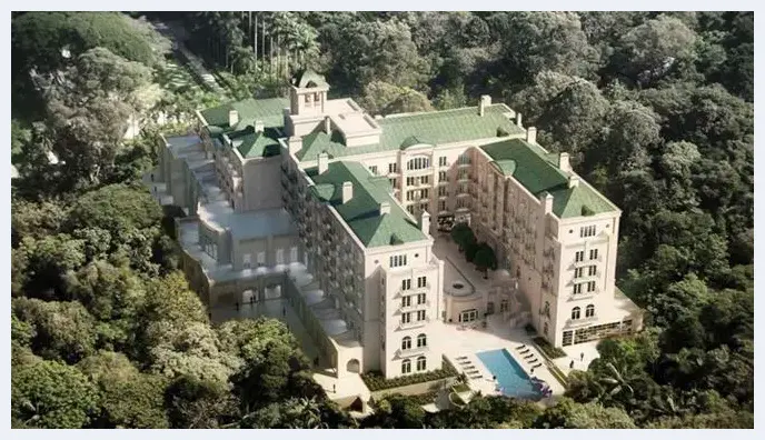 他把别人送给未婚妻的礼物改建成了巴西的风景线 | 艺术品杂谈